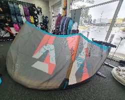 Duotone Evo Dlab 9 metre kiteboarding kite