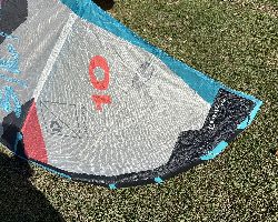Duotone Rebel 10 metre kiteboarding kite