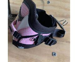  2 Harnesses (Small - Suit Kids) windsurfing accessorie
