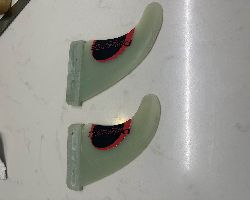  Fins windsurfing sail