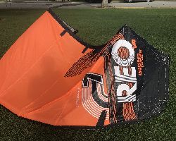 Ozone Reo V4 7 metre kiteboarding kite