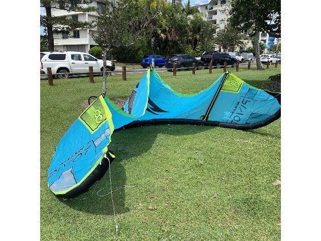 2024 Naish Pivot S28 - 8 metre