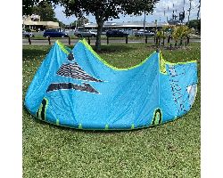 Naish Pivot S28 8 metre kiteboarding kite
