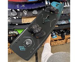 Naish Motion Nvision 134 cm kiteboarding twintip