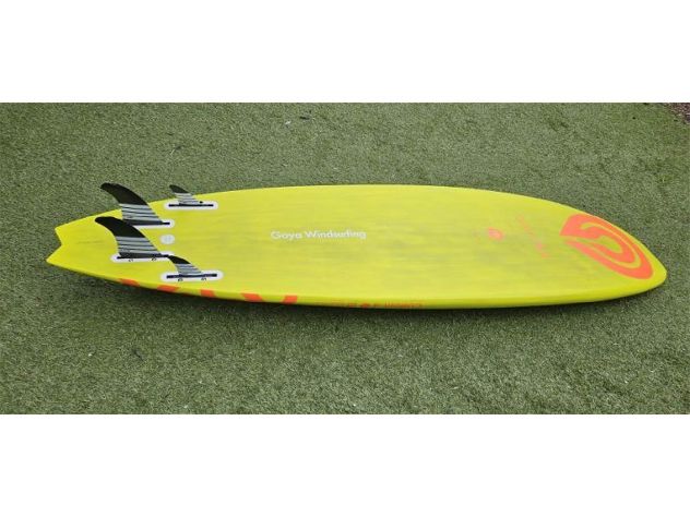 2023 Goya Custom 4 - 89 litres