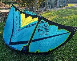 Naish Pivot 7 metre kiteboarding kite