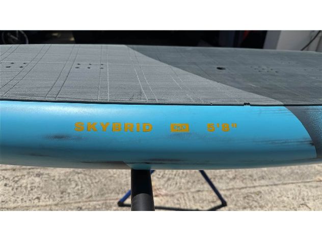 2025 Duotone Skybrid - 5' 8", 85 Litres