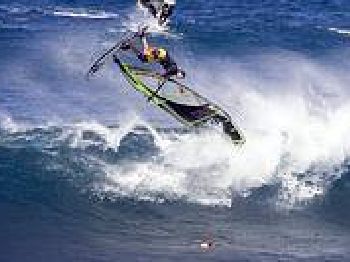 Skyeboy Gets Trashed - Windsurfing News