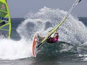 Carter Backed Into The Corner - Windsurfing News