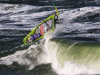 Horrocks Away - Top PWA wave sailor Phil Horrocks updates us on his winter plans - Windsurfing News