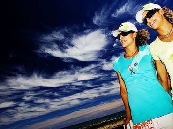 Severne Sisters  - The Moreno twins transfer to Team Severne for 2010 - Windsurfing News
