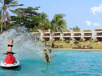 Trouble in Panama - the Na Blend crew hit Nitro City - Kitesurfing News