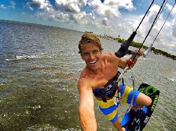 Kite without touching the water - Reverse hydrofoil - Kitesurfing News